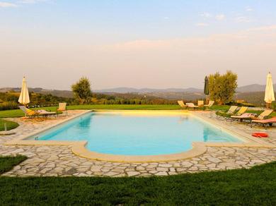 Villa Spacious Villa in Citt della Pieve with Pool