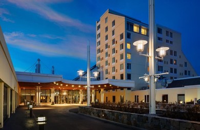 Отель Newport Harbor Island Resort