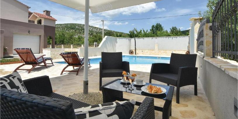 Holiday home Beautiful home in Krusvar with 4 Bedrooms, WiFi and Outdoor swimming pool