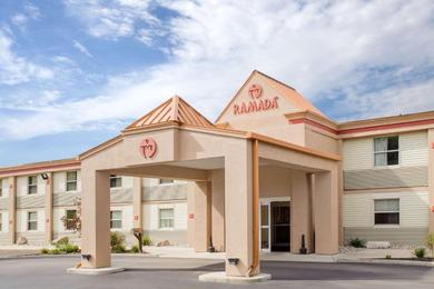 Hotel Ramada by Wyndham Angola/Fremont Area