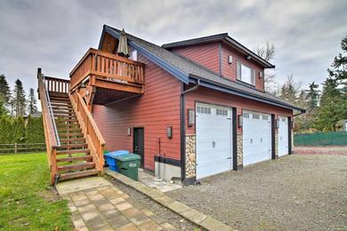 Holiday home Modern Edgewood Home Near Tacoma with Deck!