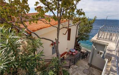 Beautiful apartment in Starigrad with 1 Bedrooms and WiFi