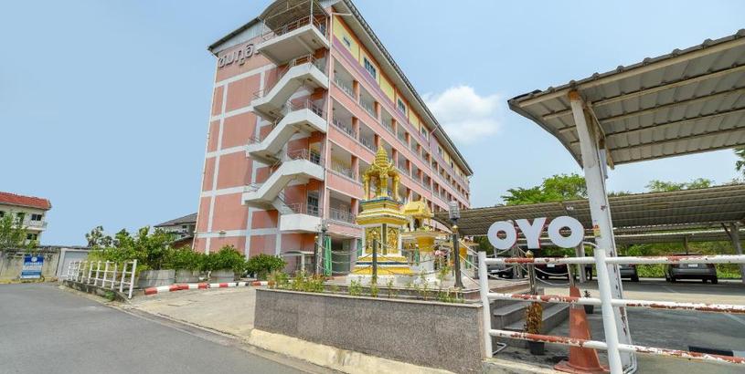Hotel OYO 762 Chompoo