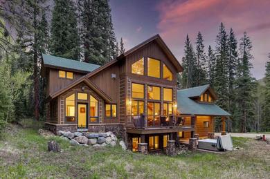 Дом отдыха Breckenridge House with Deck and Hot Tub on 1 Acre!