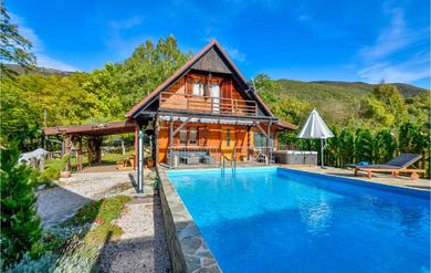 Holiday home Beautiful home in Frkasic with 3 Bedrooms, Jacuzzi and WiFi