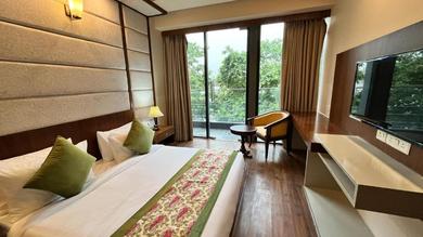 Hotel IP Royal Hotel - Couple Friendly Near Yamuna Sports Complex, Karkardooma New Delhi
