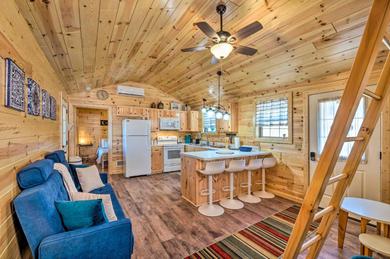 Holiday home Lakefront Cabin Private Dock, Trails, Cave, Etc!