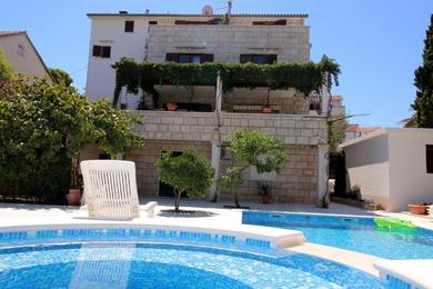 Apartments Seaside apartments with a swimming pool Sutivan, Brac - 15502