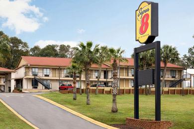 Motel Super 8 by Wyndham Crestview