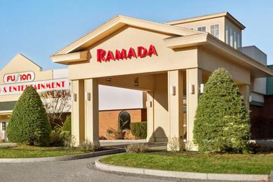 Отель Ramada Hotel & Conference Center by Wyndham Lewiston
