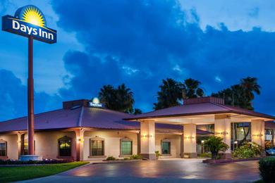 Отель Days Inn by Wyndham Portland/Corpus Christi