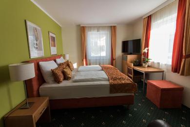 Отель Hotel Kreuzwirt