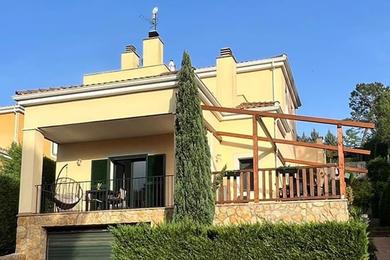 Villa Detached house with pool nearby Girona