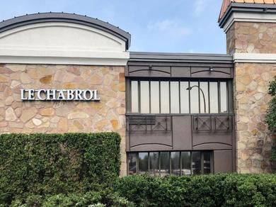 Отель Le Chabrol Hotel & Suites