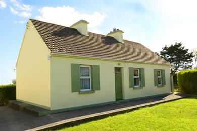 Дом отдыха 4-Bed Cottage in Co Galway 5 minutes from Beach