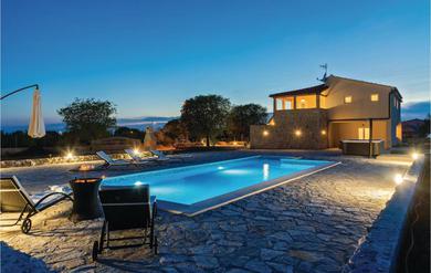 Holiday home Awesome Home In Danilo With Jacuzzi, Wifi And Outdoor Swimming Pool