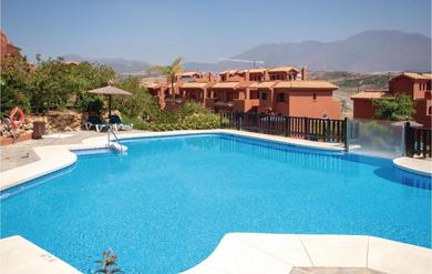 Beautiful apartment in Estepona with 3 Bedrooms, Outdoor swimming pool and Swimming pool