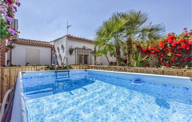 Holiday home Stunning Home In Crdoba With 3 Bedrooms, Outdoor Swimming Pool And Swimming Pool