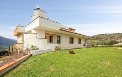 Holiday home Nice Home In Roccadaspide With Wifi And 4 Bedrooms