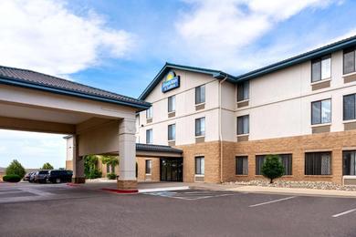 Отель Days Inn & Suites by Wyndham Denver International Airport