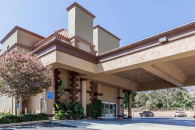 Отель Travelodge by Wyndham Sylmar CA