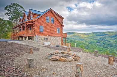 Holiday home Secluded Hilltop Retreat with Incredible Views!