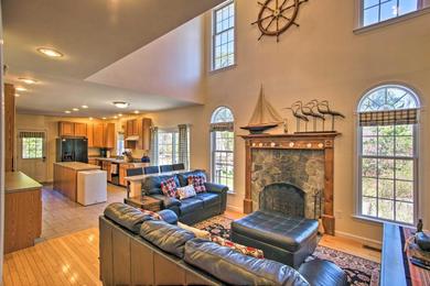 Cape Cod Home with Fire Pit and Grill - Near Beaches!
