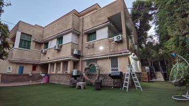 Modern villa for families and friends, private entrance and private swimming pool in Maadi