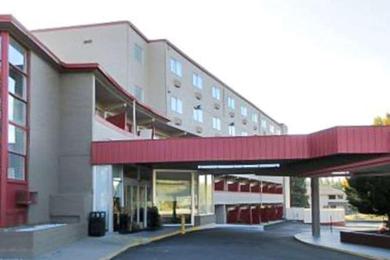 Отель Quality Inn & Suites Airport