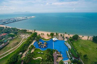 Apartments Movenpick Residences Pattaya with Ocean View