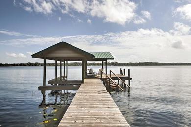 Holiday home Waterfront Pomona Park Home with Dock on Lake Broward