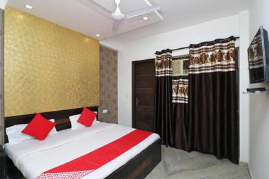 Hotel OYO 24283 Royal Rahul Residency