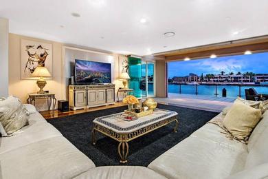 Holiday home 5 Million Dollar Surfers Paradise Dream Mansion