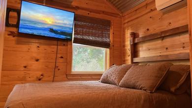 Апартаменты Cozy Cabin by Lake Whitney