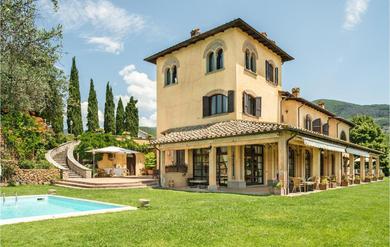 Apartments Stunning home in Poggio Catino w/ Outdoor swimming pool, Sauna and WiFi