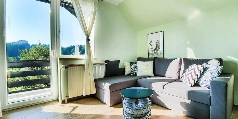 Апартаменты Deerwood Villa-Modern cozy apartment with castle view
