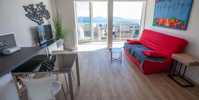 Апартаменты Très beau T2 climatisé refait à neuf, vue mer panoramique exceptionnelle à 120m à pied de la plage