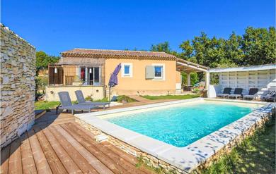 Дом отдыха Nice Home In Saint-saturnin-ls-apt With Wifi, Private Swimming Pool And Outdoor Swimming Pool