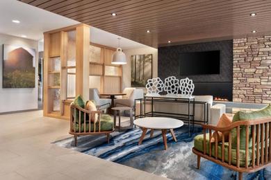Отель Fairfield Inn & Suites by Marriott Milwaukee West