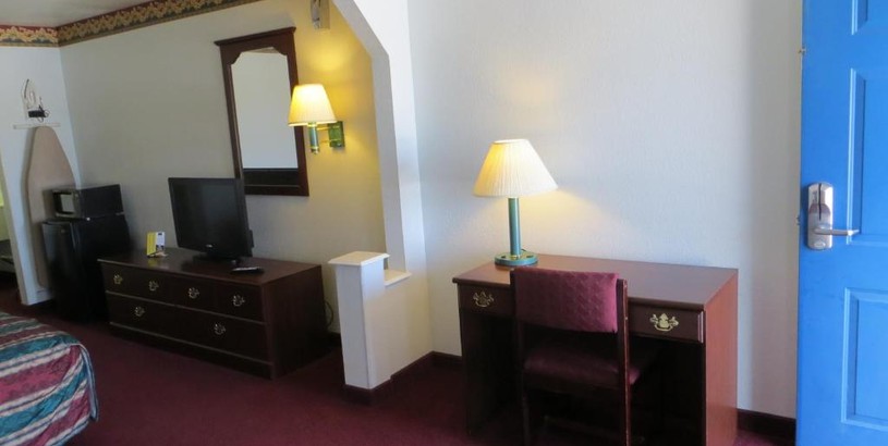 Мотель Executive Inn & Suites West Columbia