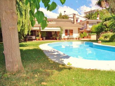 Villa Authentic holiday villa in Sant Pol de Mar just 250 meters from the beach