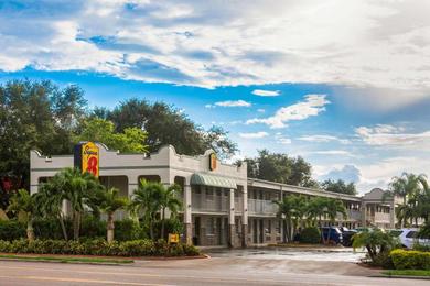 Мотель Super 8 by Wyndham Bradenton Sarasota Area