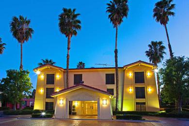 Отель Super 8 by Wyndham San Bernardino
