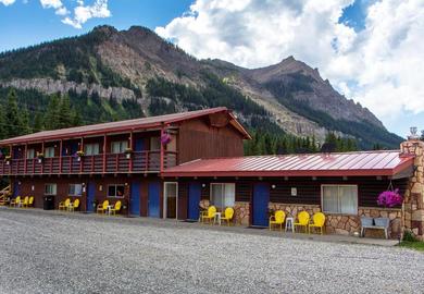 Отель High Country Motel and Cabins