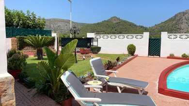 Hotel 3 bedrooms villa with private pool enclosed garden and wifi at Valencia
