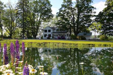 Guest house Enfield Manor Bed&Breakfast and Vacation Rental