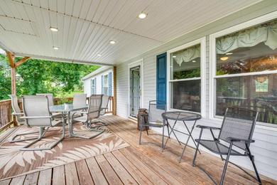 Hotel Charming Berwick Retreat with Gas Grill and Deck!