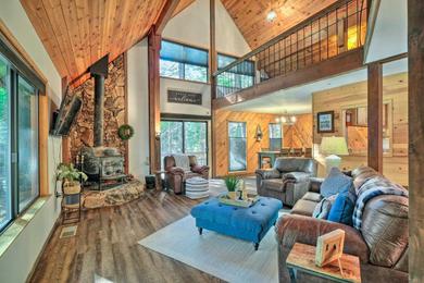 Cozy Arnold Cabin with Fireplace and Mountain Views!
