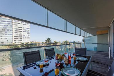 Апартаменты Unique Rentals-Seafront Luxe Suites