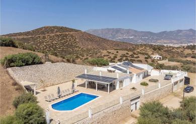 Holiday home Nice Home In Las Lagunas De Mijas With 7 Bedrooms, Wifi And Private Swimming Pool
